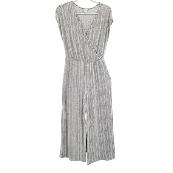 Caution To The Wind Light Gray & White Striped Sleeveless Jumpsuit Women's Sz M - Picture 1 of 7